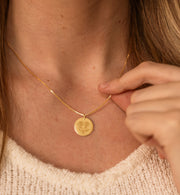 Naszyjnik z kwiatem urodzinowym